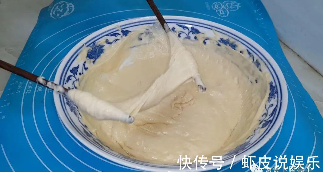 筷子|早餐别炸油条了，教你一种新吃法，锅里一炸，比面包蛋糕蓬松好吃