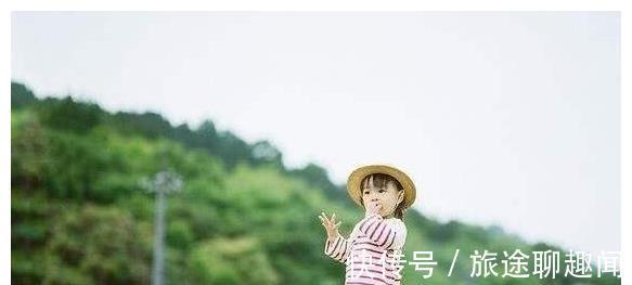 蛋糕|宝宝哭闹要吃蛋糕,妈妈没答应孩子自己动手做,网友:妥妥的吃货