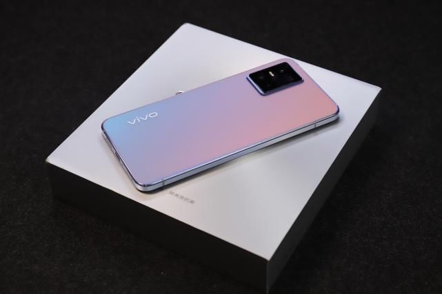 vivo|vivo S10 Pro采用的光致变色工艺，为何让人感到新奇但不意外？