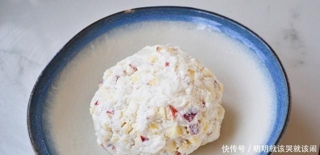 山药加入苹果,做好吃的小零食,一口一个,比蛋糕健康多了,特香
