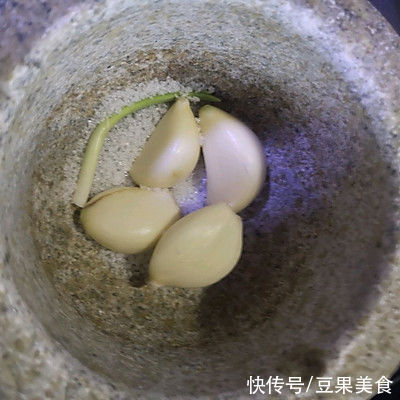 芹菜|正宗地道的口口清爽的花生拌芹菜做法，速来围观