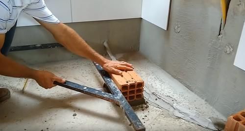 l型|厨房没装橱柜前，先用空心砖砌一个L型底座，没想到效果这么好！