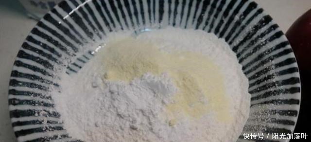 老妈用30年老方法做传统小吃,10分钟做好,香甜酥脆,越嚼越香