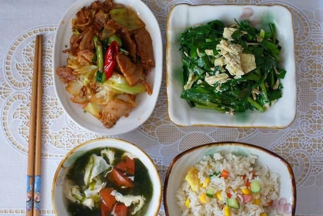 这3类隔夜菜倒掉也别吃，它们自带“毒素”，为了健康要牢记
