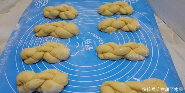 面粉别只会蒸馒头了,加3个鸡蛋,做出创意小吃,比蛋糕油条好吃