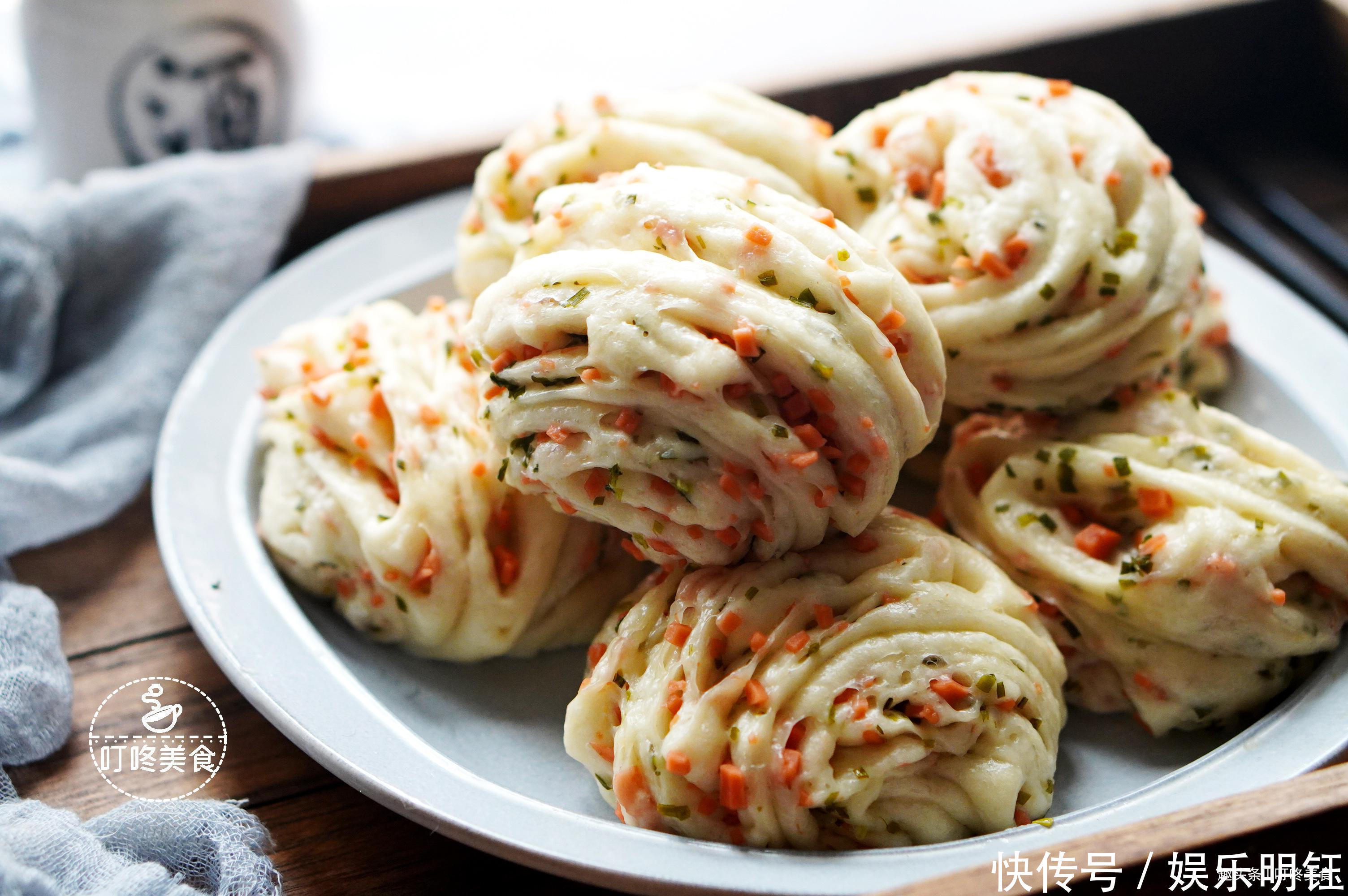 在家做面食,教你新吃法,一卷一蒸就上桌,比包子馒头香百倍