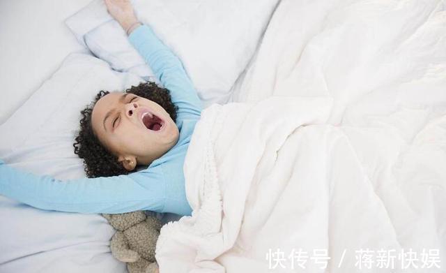 孩子|睡前家长经常对孩子做2件事，孩子记忆力好更聪明，而且情商还高
