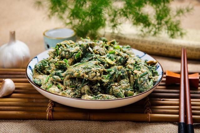 茴香炒鸡蛋，一起下锅还是分开炒？大厨分享正确做法，好看更好吃