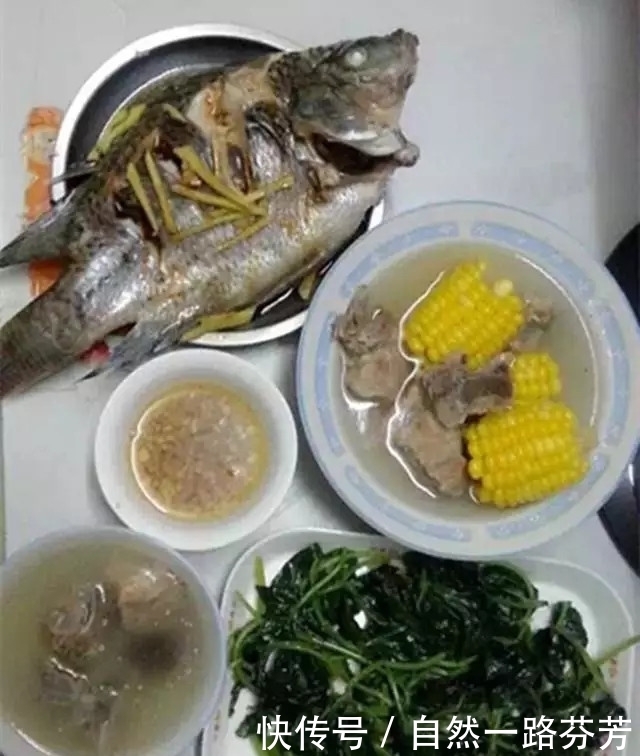 伙食费|每月给孩子1500元伙食费，看到这些饭菜后，我决定给2000