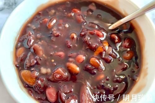 天冷了，早餐多给家人喝这汤，做法简单，暖胃养胃，脸色更红润