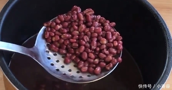 们大家|别再买绿豆糕了,在家用红豆简单一做,家中小孩抢着吃