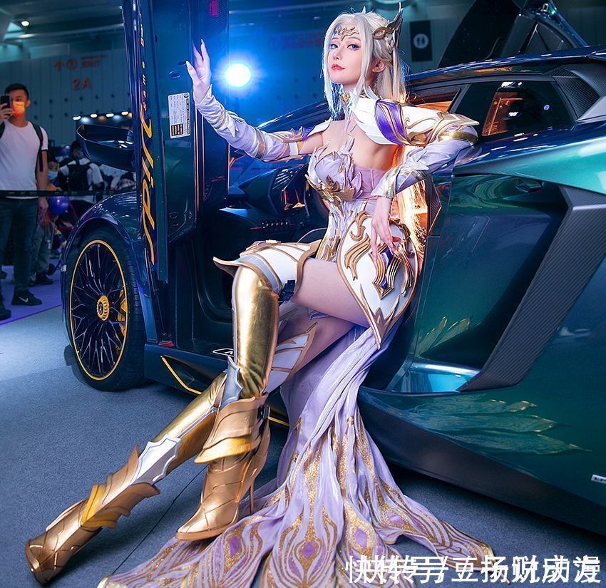 大长腿|斗罗:千仞雪神级cos来啦!颜值气质超还原,大长腿比原版还性感