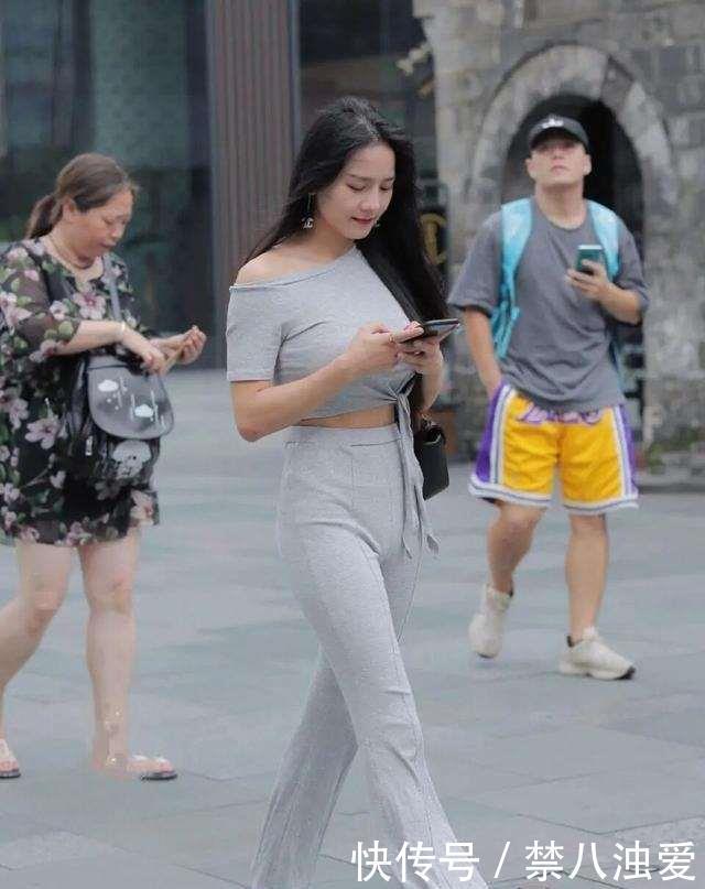 无敌|紧致凹凸的瑜伽裤美女,跟头发的颜色交相辉映,时尚无敌