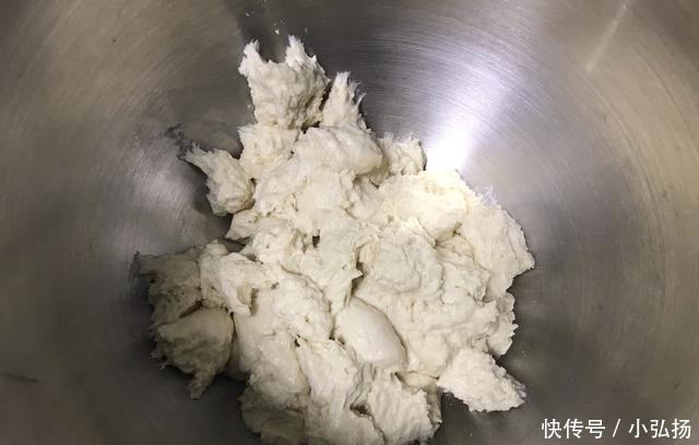 教你做玉米油老面包,发酵时冷藏3个小时,更松软香甜