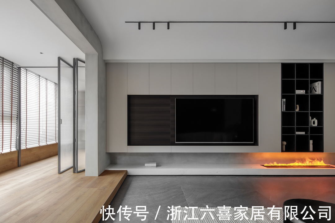 玻璃墙|175㎡三室一厅,用深色调打造开放及多洄游动线空间,真的绝美