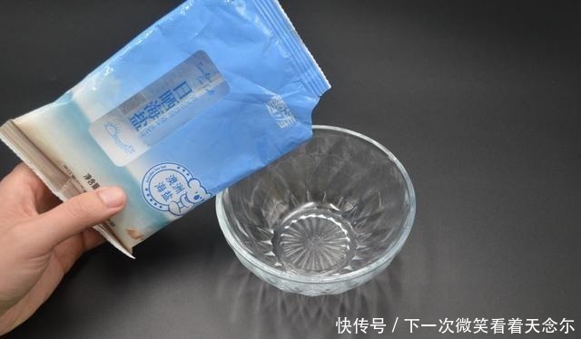 白醋|冰箱脏了不可用水擦，教你一个诀窍，冰箱污渍细菌全去除，真受用