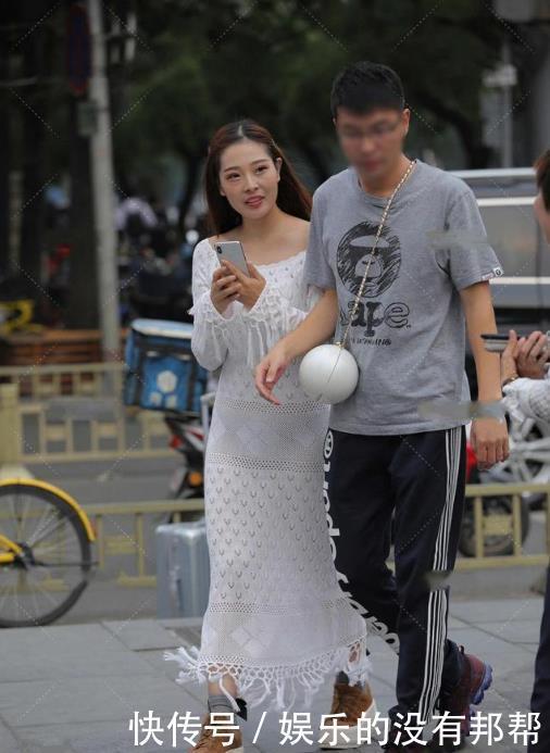 直筒|白色镂空直筒长裙,文艺清新范儿十足,尽显大气