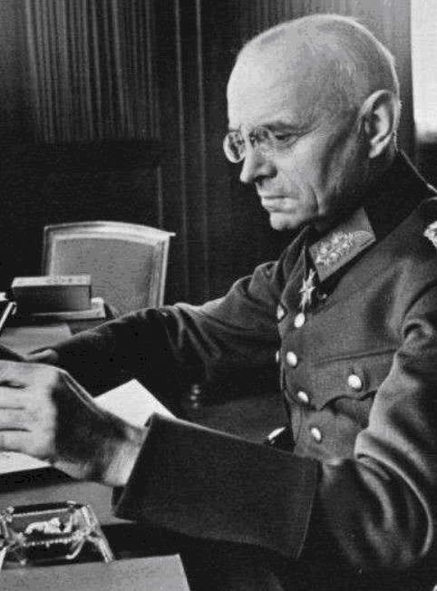 4装甲师|最让人尊敬的德军将领，公然拒绝希特勒军令，坚决和士兵同生共死