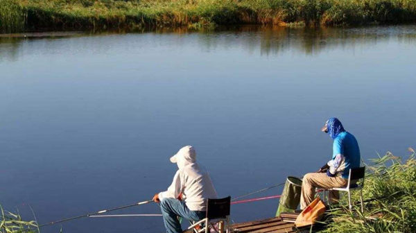  盛夏钓鱼基本规律气温过高鱼难钓，方法要得当，渔获才有保证