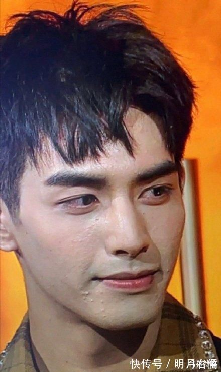 金鹰奖|金鹰你肿么了？宋威龙翻车，张萌像馒头，只有她扛住了一切！