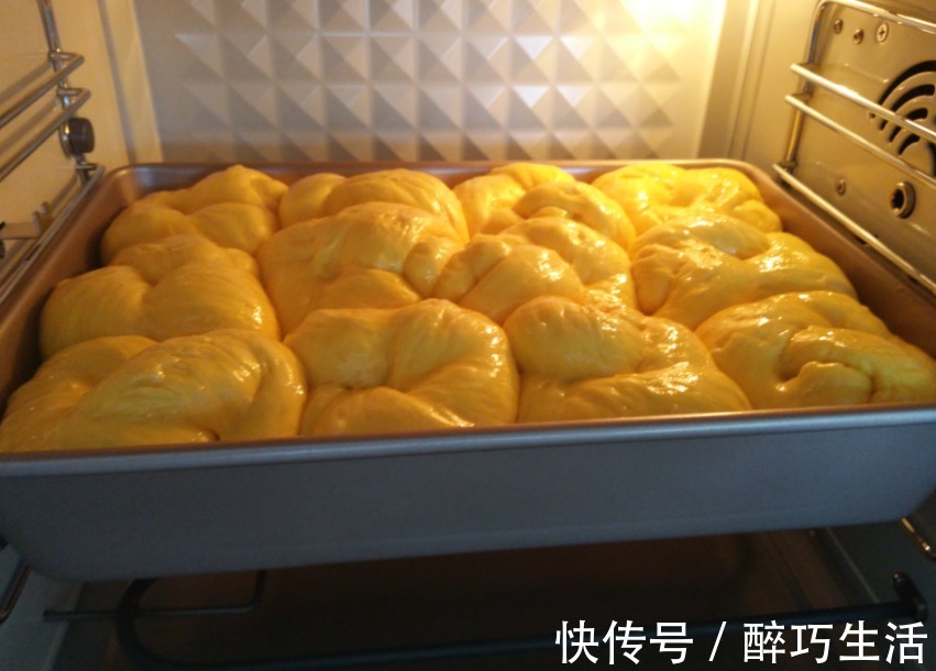 松软|用南瓜做成老面包，组织松软细腻好吃，口感好极了
