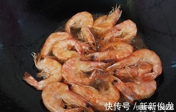 水煮|大虾别只用水煮，一道网红菜，8分钟搞定，好吃到舌头都要掉了！