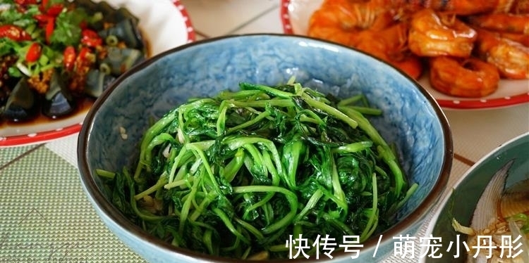 儿子大学，老两口的中秋家宴，6道家常菜，网友：家里饭菜就是香