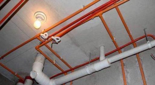 天花板|越来越多人电线不埋地里了,懂行人都这样装,维修简单多了