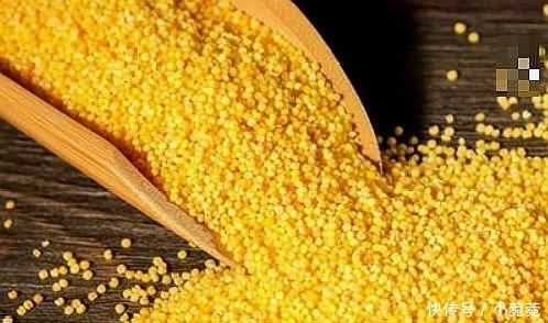 熬小米粥时，万万不可直接下锅，多加这1步，保证出油又好喝