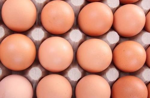 危害|菜市场这种鸡蛋别买,含有大量“毒素”,危害非常大