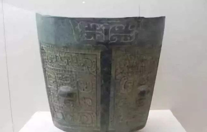 上级|村民修路挖出一口铜棺,专家上报申请保护,上级回应:火速熔化