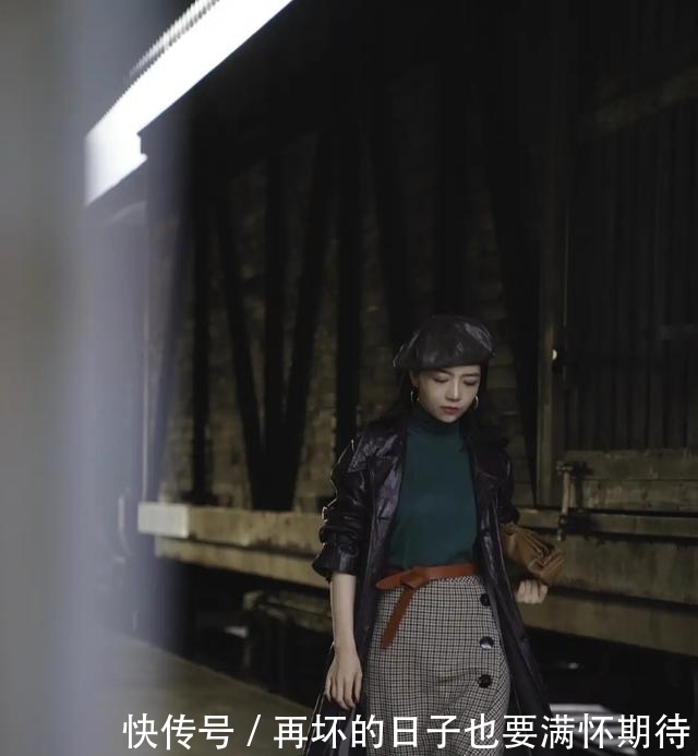 女人们,入冬后别忘记“风衣”穿搭,瞧三木示范,气质高级显身材