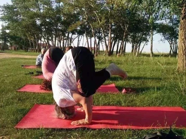 老毛病|每天坚持运动200下，治好你的腰部脊椎老毛病，腰痛患者的福星