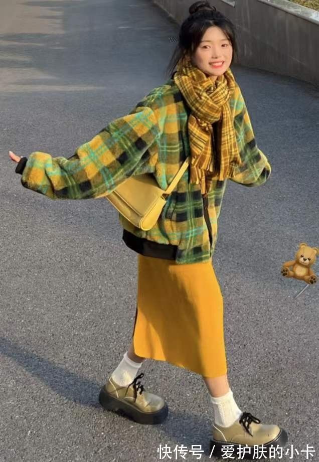 运动裤 百元级别的时尚单品摇粒绒,配半裙,搭直筒裤,初春这样穿好时髦