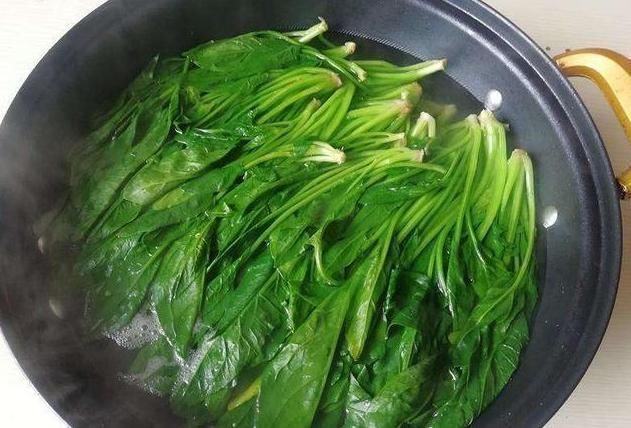 小喵|最通便的蔬菜不是芹菜,而是它,一斤8毛,排宿便,大肚腩不见了