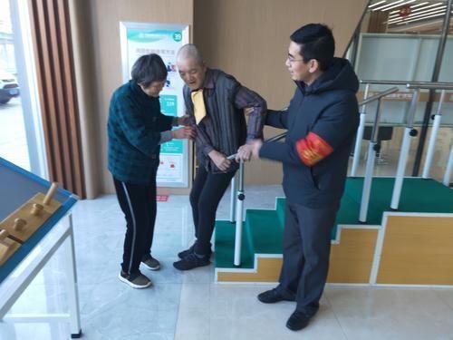 中老年人|60到70岁的老人,每天应该走多少步?在这个范围内就很好