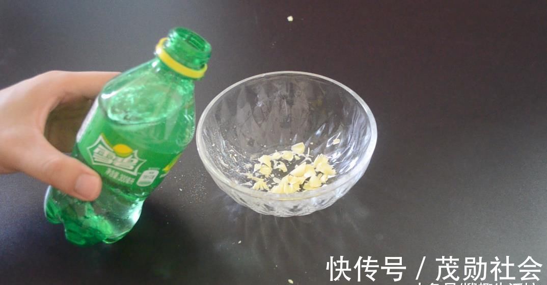 香皂和雪碧混合在一起, 解决了很多家庭困扰的烦恼, 看完赶紧试试