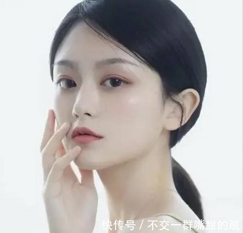 轮廓|判断你是什么脸型?看这4点就清楚了,其中方脸最受争议
