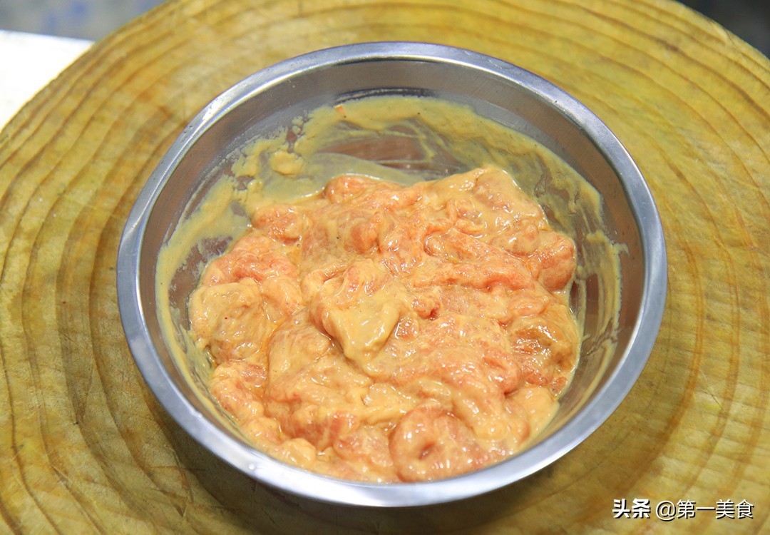 酸菜牛肉想要和饭店一样好吃,处理酸菜有技巧,做对了才酸爽嫩滑