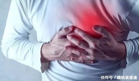 血液|怕起夜晚上不敢多喝水,有冠心病和高血压的人这样做会有啥后果?