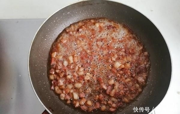 想吃|这种食物是催老剂,不少女性爱吃,医生劝你再想吃也要忍住