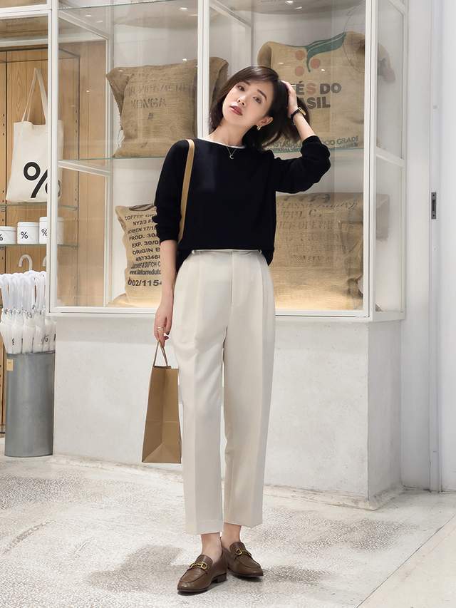 针织衫|30岁~45岁的女性秋季穿搭分享,针织衫配直筒九分裤,显瘦又减龄