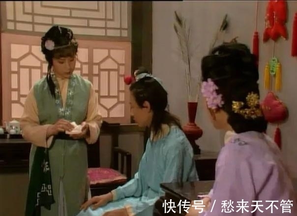 王夫人!红楼梦中养育了探春和贾环的赵姨娘,为何在贾府生活得那么委屈?