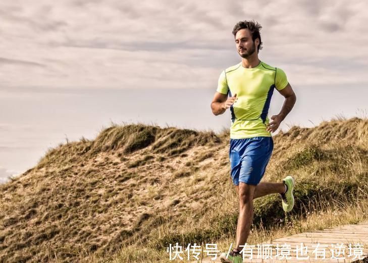 血压升高|还在惧怕高血压?专家:坚持七个“动作”,血压轻轻松松稳定