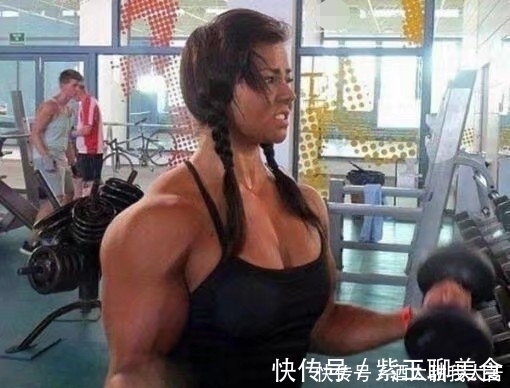 |幽默笑话:妹子失恋了,约同事小李一起喝酒