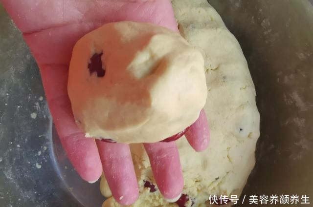 老妈过年总会做一锅它,简单易做喷香软糯特好吃,大人孩子都喜欢!