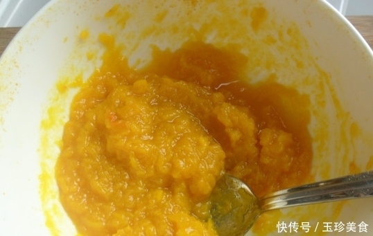 蛋糕|南瓜发糕,比蛋糕都好吃,松软香甜,蒸出来的美味不上火!