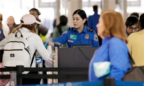 俄罗斯女举重运动员因太男性化,过飞机安检被搜身,后来咋样