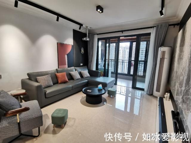 电视墙|第一次在新房过年，很开心！安装轨道射灯，设计了电视墙，很亮眼