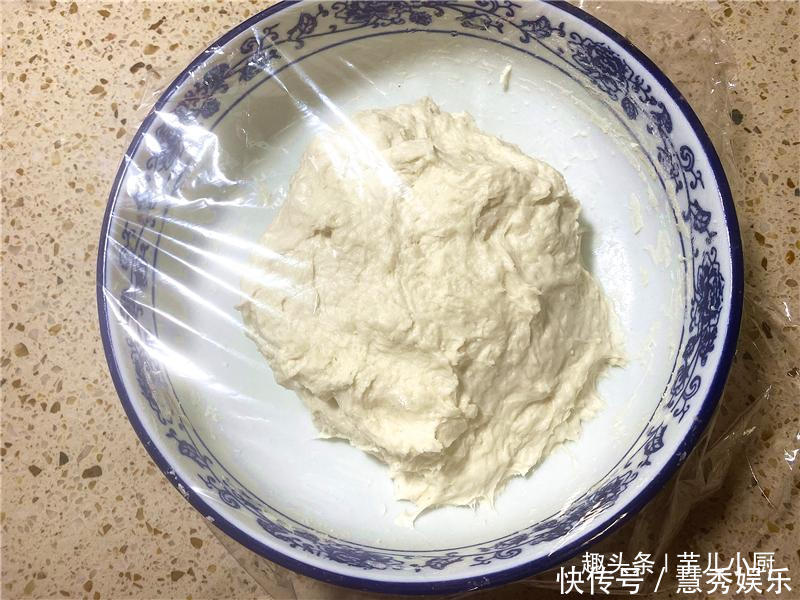  油条怎么炸，才又大又蓬松？最好配方和秘诀在此，酥香蓬松吃不够